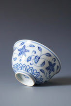 Load image into Gallery viewer, Wood Fired Qinghua 4 Seasons Flower Jingdezhen Porcelain Teacup 柴窑青花四季花杯 140ml