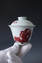 Load image into Gallery viewer, Qinghua Youlihong Fish Jingdezhen Porcelain Gaiwan 青花釉里红八大山人风格鱼石盖碗 120ml