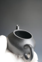 Load image into Gallery viewer, Heini (Wuhui Zhuni) Pear Yixing Teapot 焐灰朱泥梨形 115ml