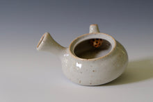 Load image into Gallery viewer, Inge Nielsen Shino Flat Kyusu 80ml