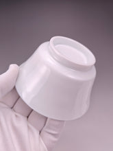 Load image into Gallery viewer, 180ml Big Horseshoe Tianbai Jingdezhen Porcelain Gaiwan