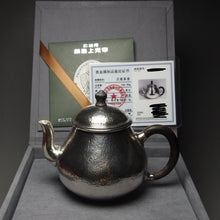 Load image into Gallery viewer, 999 Pure Silver Handmade Pear Teapot 全手工纯银999梨形壶 150ml
