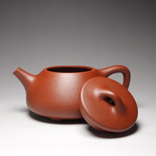Load image into Gallery viewer, Red Jiangponi Pinggai Shipiao Yixing Teapot 降坡泥平盖石瓢 110ml