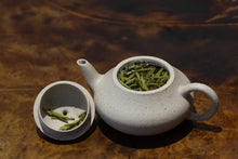 Load image into Gallery viewer, Baiyuduan Pear Yixing Teapot 白玉段梨形壶 140ml