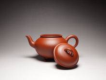 Load image into Gallery viewer, Zhuni Three Leg Shuiping Yixing Teapot 朱泥三足水平 150ml