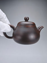 Load image into Gallery viewer, 140ml Pear Nixing Teapot by Wu Sheng Sheng 吴盛胜坭兴梨形