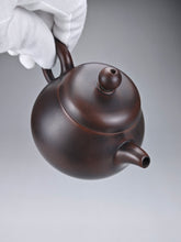 Load image into Gallery viewer, 140ml Pear Nixing Teapot by Wu Sheng Sheng 吴盛胜坭兴梨形