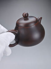 Load image into Gallery viewer, 140ml Pear Nixing Teapot by Wu Sheng Sheng 吴盛胜坭兴梨形