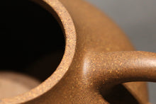 Load image into Gallery viewer, Lao Duanni Hulupiao yixing Teapot 老段泥葫芦瓢 150ml