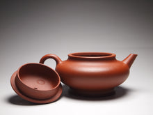Load image into Gallery viewer, Zhuni Xubian Shuiping Yixing Teapot, 朱泥虚扁水平壶, 120ml
