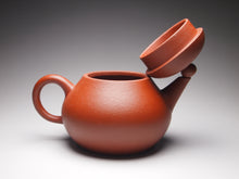 Load image into Gallery viewer, Zhuni Pear Shuiping Yixing Teapot with Carving of Crane 朱泥梨式水平带仙鹤刻绘 115ml