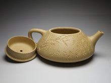 Load image into Gallery viewer, Benshan Lüni Shipiao Yixing Teapot with Carvings of Bamboo, 本山绿泥石瓢带刻绘 135ml