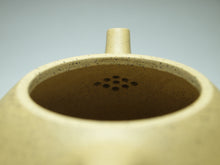 Load image into Gallery viewer, Benshan Lüni Ziye Shipiao Yixing Teapot 本山绿泥子冶石瓢 125ml