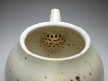 Load image into Gallery viewer, Jingdezhen Glazed Stoneware Elegant Teapot, 手工茶壶, 125ml