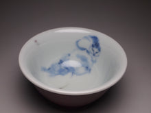 Load image into Gallery viewer, 125ml Fanggu Jihong and Qinghua Cat Porcelain Teacup 青花霁红杯