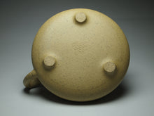 Load image into Gallery viewer, Benshan Lüni Ziye Shipiao Yixing Teapot 本山绿泥子冶石瓢 125ml