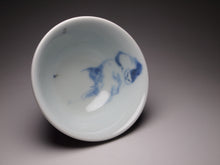 Load image into Gallery viewer, 130ml Fanggu Technique Perching Cat, Jihong and Qinghua Porcelain Teacup 青花霁红杯