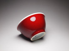 Load image into Gallery viewer, 130ml Fanggu Technique Perching Cat, Jihong and Qinghua Porcelain Teacup 青花霁红杯