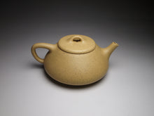 Load image into Gallery viewer, Benshan Lüni Ziye Shipiao Yixing Teapot 本山绿泥子冶石瓢 125ml