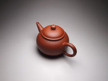 Load image into Gallery viewer, Zhuni Dahongpao Shuiping Yixing Teapot 朱泥大红袍水平 135ml