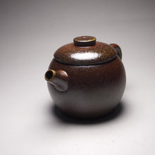 Load image into Gallery viewer, Wood Fired Julunzhu Dicaoqing Yixing Teapot, 柴烧底槽青巨轮珠 135ml