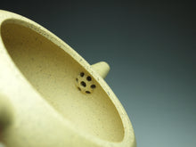Load image into Gallery viewer, Benshan Lüni Xiangyu Yixing Teapot 本山绿泥香玉 140ml