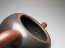 Load image into Gallery viewer, 140ml Red and Grey Julunzhu Nixing Teapot 坭兴巨轮珠壶