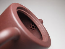 Load image into Gallery viewer, Lao Zini New Julunzhu Yixing Teapot, 老紫泥新款巨轮珠 140ml