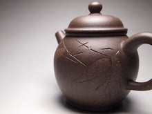 Load image into Gallery viewer, TianQingNi Tall Julun Yixing Teapot with carvings of Bamboo, 天青泥高巨轮刻竹, 140ml