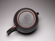 Load image into Gallery viewer, 140ml Julunzhu Nixing Teapot Dark Grey 坭兴巨轮珠壶