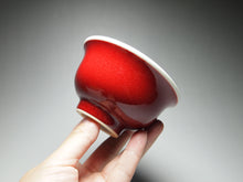 Load image into Gallery viewer, 140ml Fanggu Jihong and Qinghua Cat Porcelain Teacup 青花霁红杯