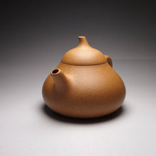 Load image into Gallery viewer, Huangjin Duan Melon Yixing Teapot 黄金段匏瓜 140ml