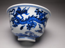 Load image into Gallery viewer, 150ml Dragon Qinghua Fanggu Jingdezhen Porcelain Gaiwan