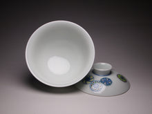 Load image into Gallery viewer, Doucai Piqiuhua Motif Jingdezhen White Porcelain Gaiwan, 斗彩皮球花盖碗