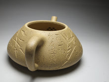 Load image into Gallery viewer, Benshan Lüni Shipiao Yixing Teapot with Carvings of Bamboo, 本山绿泥石瓢带刻绘 135ml
