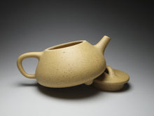 Load image into Gallery viewer, Benshan lüni 本山绿泥 Shipiao Yixing Teapot, 160ml