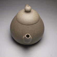 Load image into Gallery viewer, Qingduan Pear Yixing Teapot, 青段梨形壶, 175ml