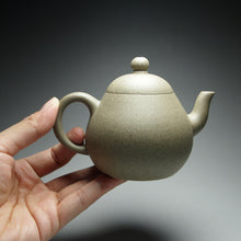 Load image into Gallery viewer, Qingduan Pear Yixing Teapot, 青段梨形壶, 175ml