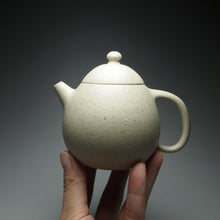 Load image into Gallery viewer, Baiyuduan Dragon Egg Yixing Teapot 白玉段龙蛋 190ml