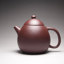 Load image into Gallery viewer, Lao Zini Dragon Egg Yixing Teapot, 老紫泥龙蛋壶, 195ml