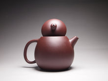 Load image into Gallery viewer, Lao Zini Dragon Egg Yixing Teapot, 老紫泥龙蛋壶, 195ml