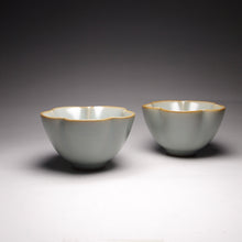 Load image into Gallery viewer, Pair of Matching 50ml Five Lobed Ruyao Teacups 汝窑天青五瓣花对杯