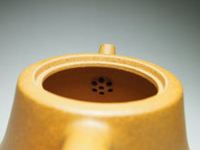 Load image into Gallery viewer, Huangjin Duan Zhuzhuo Yixing Teapot, 黄金段柱拙 230ml