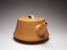 Load image into Gallery viewer, Huangjin Duan Zhuzhuo Yixing Teapot, 黄金段柱拙 230ml