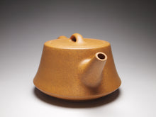 Load image into Gallery viewer, Huangjin Duan Zhuzhuo Yixing Teapot, 黄金段柱拙 230ml