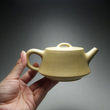 Load image into Gallery viewer, Benshan Lüni Zhuzhuo Yixing Teapot, 本山绿泥柱拙壶 230ml