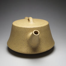 Load image into Gallery viewer, Benshan Lüni Zhuzhuo Yixing Teapot, 本山绿泥柱拙壶 230ml