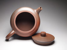 Load image into Gallery viewer, 250ml Dezhong Nixing Teapot by Li Wenxin 李文新坭兴德钟