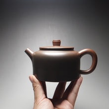 Load image into Gallery viewer, 250ml Dezhong Nixing Teapot by Li Wenxin 李文新坭兴德钟