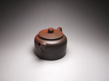 Load image into Gallery viewer, 250ml Dezhong Nixing Teapot by Li Wenxin 李文新坭兴德钟